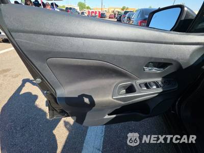 2021 Nissan Versa SV - zdjęcie 9 z 46 - miniatura