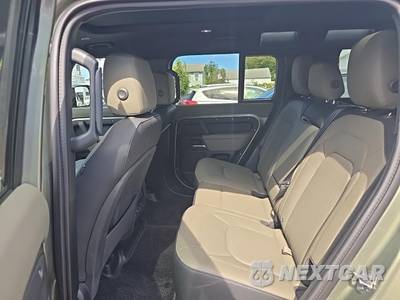 2025 Land Rover Defender 110 X-Dynamic SE - zdjęcie 25 z 54 - miniatura