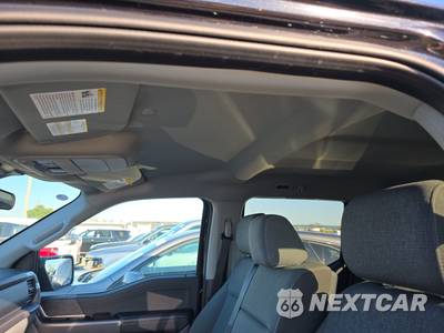 2025 Ford F-150 XLT Crew Cab Short Bed - zdjęcie 17 z 30 - miniatura