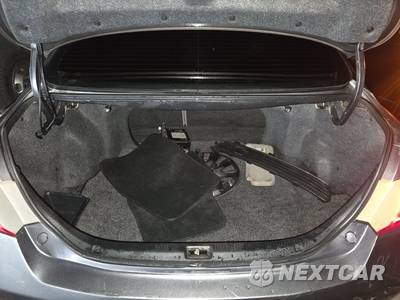 2010 Toyota Camry LE - zdjęcie 16 z 33 - miniatura