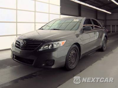 2010 Toyota Camry LE - zdjęcie 1 z 33 - miniatura