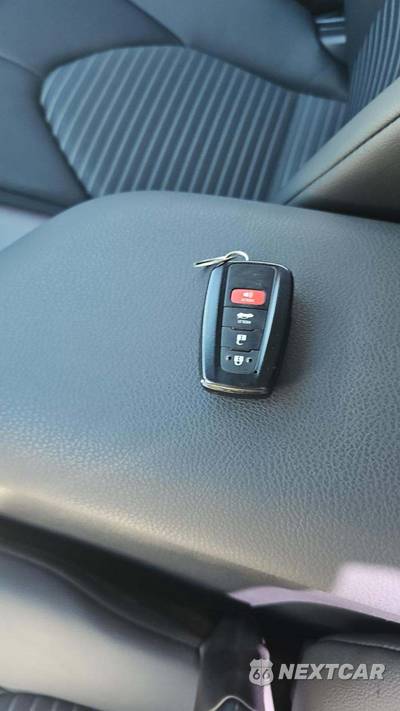 2024 Toyota Camry SE - zdjęcie 18 z 28 - miniatura