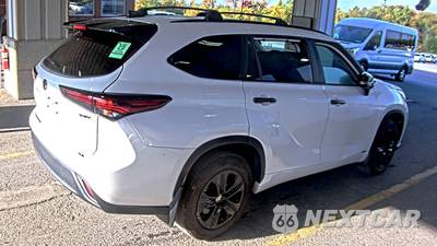 2025 Toyota Highlander Hybrid XLE Nightshade - zdjęcie 4 z 28 - miniatura