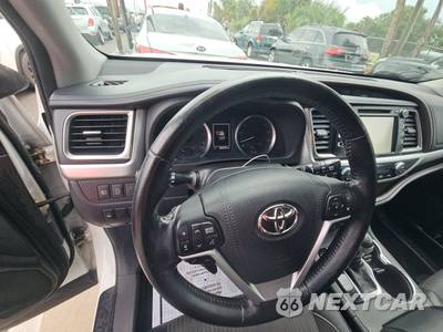 2018 Toyota Highlander LE Plus - zdjęcie 10 z 24 - miniatura