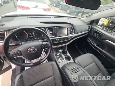 2018 Toyota Highlander LE Plus - zdjęcie 11 z 24 - miniatura