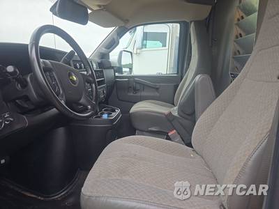 2022 Chevrolet Express 3500 Cutaway 1WT DRW 139.0" WB - zdjęcie 7 z 18 - miniatura