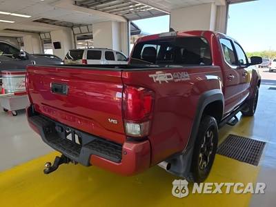 2017 Toyota Tacoma TRD Off-Road Crew Cab Medium Bed - zdjęcie 4 z 18 - miniatura