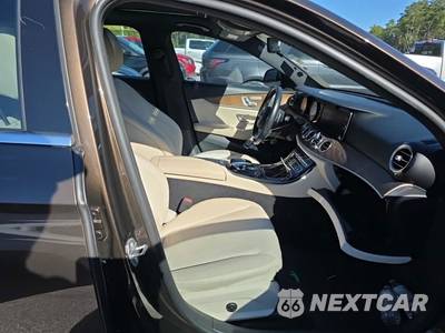 2017 Mercedes-Benz E 300 Sport Sedan - zdjęcie 13 z 21 - miniatura