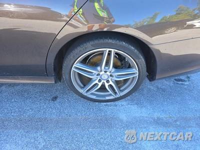 2017 Mercedes-Benz E 300 Sport Sedan - zdjęcie 18 z 21 - miniatura