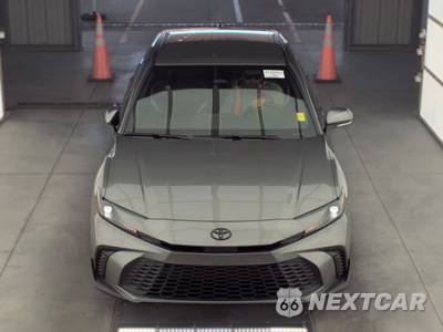 2026 Toyota Camry SE - zdjęcie 2 z 27 - miniatura