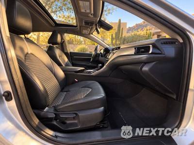 2020 Toyota Camry SE - zdjęcie 22 z 51 - miniatura