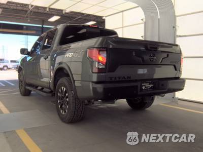 2020 Nissan TITAN PRO-4X Crew Cab Short Bed - zdjęcie 6 z 27 - miniatura