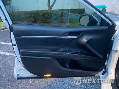 2019 Toyota Camry SE - zdjęcie 13 z 47 - miniatura