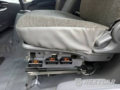 2020 Isuzu FTR Base Low Tilt - zdjęcie 35 z 51 - miniatura