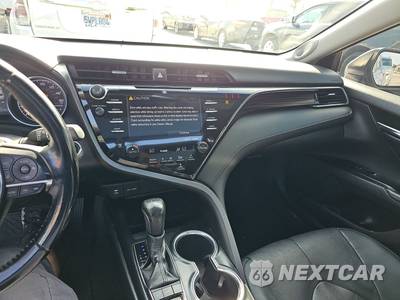 2019 Toyota Camry XLE - zdjęcie 11 z 33 - miniatura