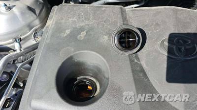 2019 Toyota Camry XLE - zdjęcie 24 z 33 - miniatura