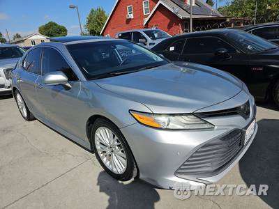 2019 Toyota Camry XLE - zdjęcie 3 z 33 - miniatura