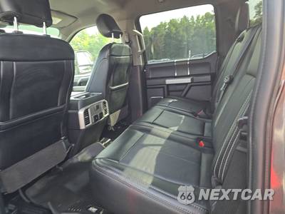 2020 Ford Super Duty F-350 Lariat Crew Cab Medium Bed - zdjęcie 12 z 21 - miniatura