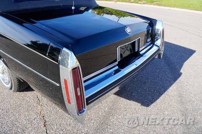 1983 Cadillac Fleetwood Formal Limousine - zdjęcie 36 z 50 - miniatura