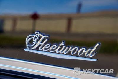 1983 Cadillac Fleetwood Formal Limousine - zdjęcie 41 z 50 - miniatura