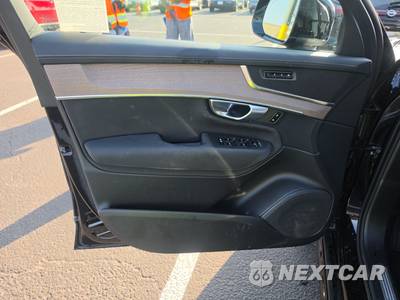 2026 Volvo XC90 B5 Core 7-Passenger - zdjęcie 9 z 26 - miniatura