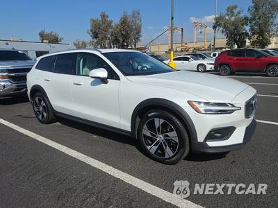 2025 Volvo V60 Cross Country B5 Plus - zdjęcie 3 z 22 - miniatura