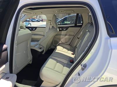 2025 Volvo V60 Cross Country B5 Plus - zdjęcie 13 z 31 - miniatura