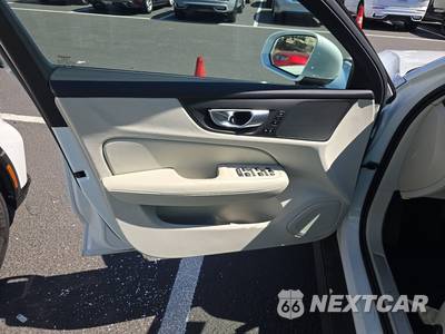 2025 Volvo V60 Cross Country B5 Plus - zdjęcie 9 z 31 - miniatura