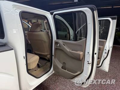 2018 Nissan Frontier SV Crew Cab Medium Bed - zdjęcie 26 z 35 - miniatura