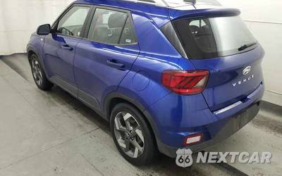 2025 Hyundai Venue SEL - zdjęcie 4 z 32 - miniatura