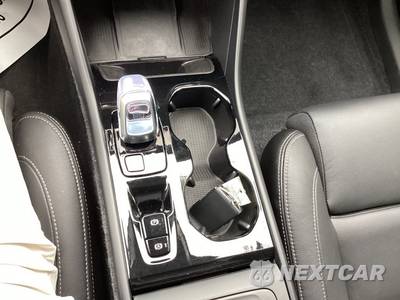 2026 Volvo XC40 B5 Plus - zdjęcie 30 z 31 - miniatura