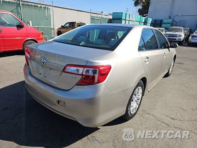2013 Toyota Camry LE - zdjęcie 4 z 31 - miniatura
