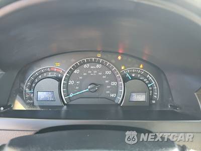 2013 Toyota Camry LE - zdjęcie 12 z 31 - miniatura