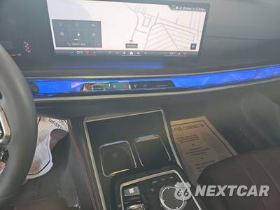 2023 BMW 7 Series Sedan 760i xDrive - zdjęcie 11 z 20 - miniatura