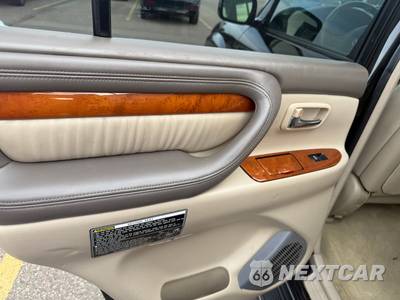 2004 Lexus LX 470 - zdjęcie 13 z 30 - miniatura