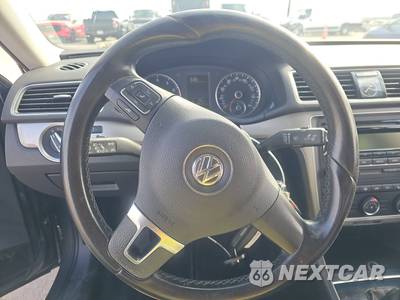 2015 Volkswagen Passat 1.8T Wolfsburg Edition - zdjęcie 10 z 26 - miniatura
