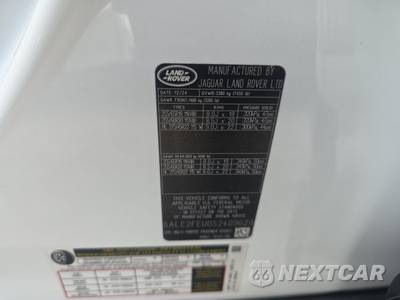 2025 Land Rover Defender 130 X-Dynamic SE - zdjęcie 14 z 19 - miniatura