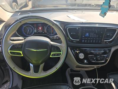 2017 Chrysler Pacifica Limited 121.6" WB - zdjęcie 11 z 22 - miniatura