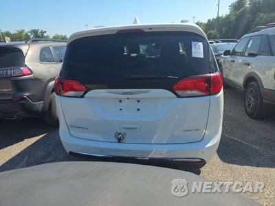 2017 Chrysler Pacifica Limited 121.6" WB - zdjęcie 5 z 22 - miniatura
