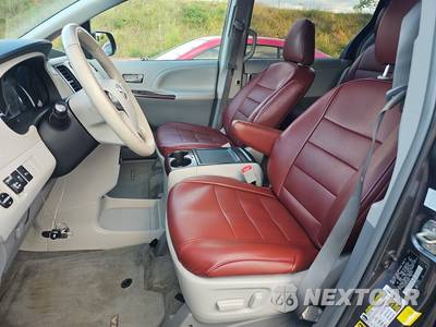 2014 Toyota Sienna XLE 8-Passenger 119.3" WB - zdjęcie 7 z 29 - miniatura