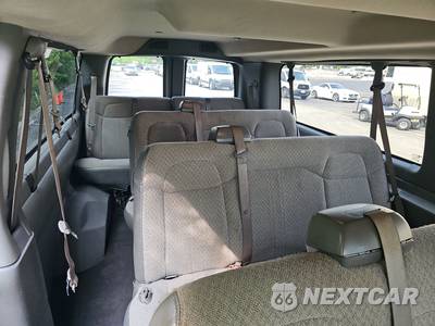 2024 Chevrolet Express 3500 Passenger Van LT 1LT 155.1" WB - zdjęcie 14 z 24 - miniatura
