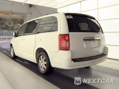 2010 Chrysler Town & Country Touring 121.2" WB - zdjęcie 6 z 39 - miniatura