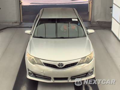 2013 Toyota Camry SE - zdjęcie 2 z 64 - miniatura