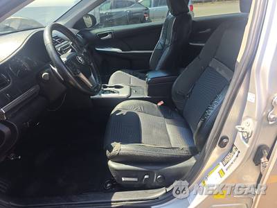 2013 Toyota Camry SE - zdjęcie 7 z 64 - miniatura
