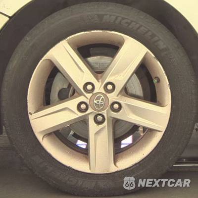 2013 Toyota Camry SE - zdjęcie 31 z 64 - miniatura