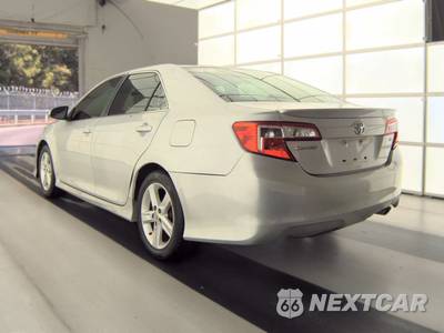 2013 Toyota Camry SE - zdjęcie 6 z 64 - miniatura