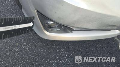 2013 Toyota Camry SE - zdjęcie 23 z 64 - miniatura