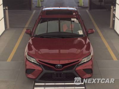 2019 Toyota Camry SE - zdjęcie 2 z 30 - miniatura