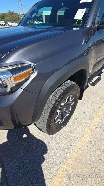 2020 Toyota Tacoma TRD Off-Road Crew Cab Medium Bed - zdjęcie 25 z 26 - miniatura