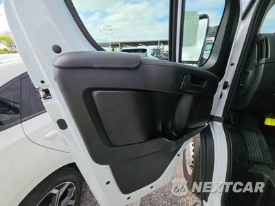 2025 Ram ProMaster 2500 Cargo Van Tradesman w/Passenger Seat Low Roof 136.0" WB - zdjęcie 9 z 28 - miniatura